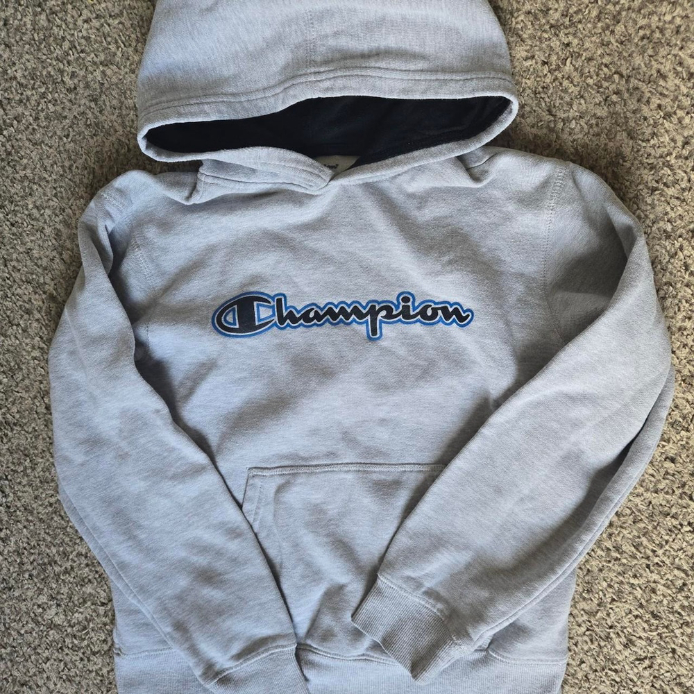 boys med champion hoodie